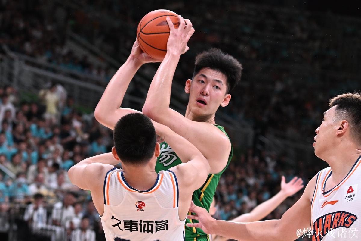 爆冷！卫冕冠军不敌辽篮，超级外援失准成输球关键