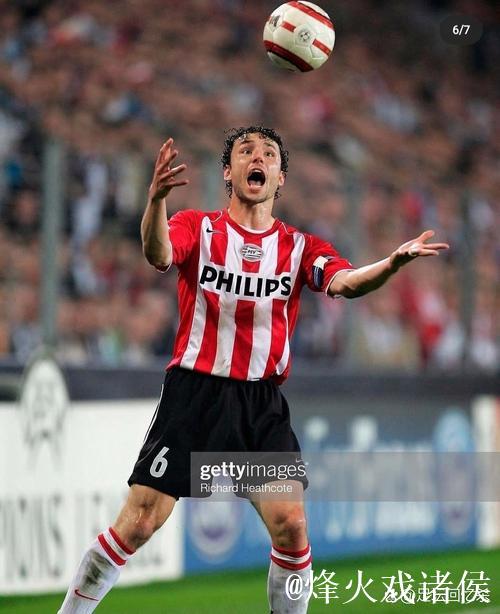 埃因霍温创造历史，首支队伍在安菲尔德正式比赛中进球