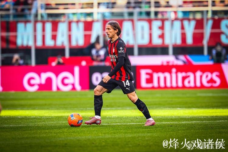 莫德里奇全场触球120次获评7.4分,连续11场意甲首发打满全场 莫德里奇全场触球120次获评7.4分,连续11场意甲首发打满全场